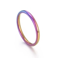 Anillo minimalista de acero de titanio con degradado arcoíris y acabado metálico - US 6 / Colorido