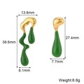 Orecchini asimmetrici in lava placcati oro 18K con smalto verde e misure dettagliate - Stile Asimmetrico Oro e Verde / Verde