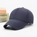 Berretto da baseball blu scuro traspirante con fori laser e design sportivo minimalista - Regolabile / Blu navy