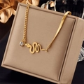 Collana a serpente dorata con ciondolo in zirconia su mix di maglia cubana e a serpente - Stile Cuciture in Zirconia con Ciondolo a Serpente (N1783)