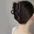 Pinza per capelli a forma di orso nero opaco extra large con denti incrociati - Plastica / Nero Opaco (13cm)