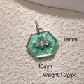 Ciondolo ape esagonale verde con etichette di misura 18x13mm e finitura argento - Ciondolo Verde Ape Argento