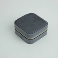 Portable gray velvet jewelry box with golden zipper for rings and earrings - Square / Gray