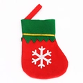 Mini chaussette de Noël rouge porte-couverts avec revers vert et motif flocon de neige - Flocon de Neige Fin