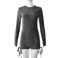 Dettaglio body glitterato argento a maniche lunghe con orlo a coulisse e scollo tondo - S / Argento Nero