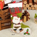 Chaussette de Noël en tissu vert avec Père Noël 3D et houx, hauteur 48 cm, décor festif - A3644 Style Père Noël