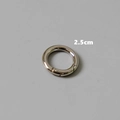 Anillo de resorte de metal plateado pulido de 2,5 cm para bolsos y manualidades - Círculo de Plata / 2.5cm