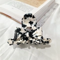 Elegant bow hair claw clip with black and white marble pattern in acetate finish - Black and White Marble