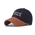 Gorra de béisbol de algodón bicolor azul y marrón con bordado clásico de cerezas - Café y Cereza Negra