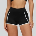 Schwarze Yoga-Shorts mit hoher Taille, weißer Kontrastpaspel und praktischen Seitentaschen - S / Premium Schwarz