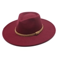 Dettaglio cappello fedora in feltro bordeaux con elegante corda intrecciata marrone - M (56-58cm) / Borgogna
