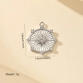 Makroaufnahme vom Stern-Kompassanhänger mit Maßen 1,9cm Höhe und 1,3g Gewicht - Silber Sternkompass Stil (MYXL12029)