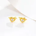 Vista detallada de pendientes de nudo de corazón bañados en oro 24k con circonitas - Estilo J (Nudo de Corazón) / Dorado