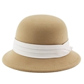 Elegante cappello cloche francese in feltro di lana color cammello con nastro decorativo bianco - M (56-58cm) / Cammello