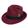 Dettaglio del cappello di lana bordeaux con nastro nero e decorazione di piume colorate - Taglia Unica M / Borgogna