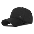 Herren Winter-Baseballkappe in Schwarz mit Ohrenschutz und metallischem Logo-Detail - Verstellbar / Schwarz