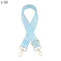 Dettaglio tracolla in tessuto geometrico bianco e blu con ganci girevoli in oro - Azzurro Acqua (Fibbia Dorata) (L-15)