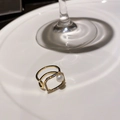 Anillo cruzado minimalista bañado en oro con circonita rectangular y perla en plato - Estilo Acentuado con Perlas de Zirconia Rectangulares (2# Dorado)