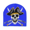 Detail van jacquardpatroon met piratenschedel op een blauwe gebreide muts - M(56-58cm) / Blauw