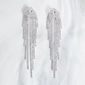 Silberne Ohrhänger mit glitzernden Strasssteinen und eleganten langen Kettentasseln - Silber (ERS-J4054S)