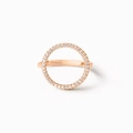 Makroaufnahme von Roségold Ring mit Zirkonia-Pavé auf weißem Hintergrund für Damen - US-Größe 8 / Roségold