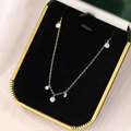 Elegante collana in argento sterling S925 dorato con cinque pendenti in zircone lucido - A3925 / Oro