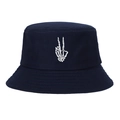 Cappello a secchiello in cotone blu scuro con ricamo bianco a dita di scheletro - Regolabile / Blu Notte
