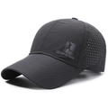 Casquette de baseball gris foncé à séchage rapide avec trous de ventilation découpés au laser - Réglable / Gris clair