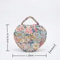 Gesteppte herzförmige Kosmetiktasche mit Blumenmuster, Größe 20x16,5x6cm für Reisen - Nanzhi Blumen Herz