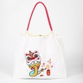 Bolso de lona blanca con bordado tradicional de danza del león y asas trenzadas en color rojo - Serpiente León Blanca
