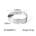Detailsicht der breiten silbernen Edelstahl-Manschette mit geschichtetem Blatt-Design - Silberner Asymmetrischer Überlappender Blattstil (HC-B20050-S)