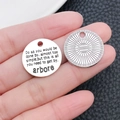Vintage runder Legierungsanhänger mit gravierten englischen Zitaten für DIY Schmuck - Antiksilber Arbore Buchstabenanhänger (9005)