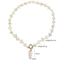 Collana di perle di madreperla con chiusura a ginocchiera dorata e ciondolo a goccia - Collana con Conchiglie Multiple