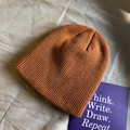 Winter Strickmütze Beanie in Hellbraun für modischen und warmen Streetstyle Look - Karamellbraun