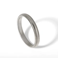 Dettaglio del bracciale tubogas flessibile in acciaio inossidabile argento lucido - Versione Media (TB7071-10-S) / Argento