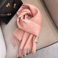 Pink 100% cashmere scarf with fringe details and authentic Scottish label quality - Pink