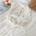 Foulard léger à motif floral noué sur un sac en paille avec des tulipes en arrière-plan - Fleur à Branches Fines / 24*110cm
