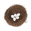 Künstliches Vogelnest aus Rattan mit fünf gesprenkelten weißen Eiern für Ostern - Extra großes Vogelnest und Eier