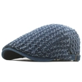 Donkerblauwe denim platte pet met distressed textuur en verstelbare metalen gesp - Middenblauw Gewassen Denim Stijl