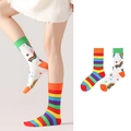 Asymmetrische Crew-Socken mit bunten Regenbogenstreifen und Pop-Art Graffiti-Mustern - Pop-Graffiti-Regenbogen-Thema (1037)