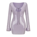 Sexy paarse pailletten mini-jurk met lange mouwen, uitsparing op de borst en zwarte veters - M / Lavendel