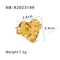 Macro detail of heart-shaped gold ring featuring a 2.6cm x 2.4cm hammered texture surface - Adjustable Open / Wrinkled Heart Style (NB-R2023149) / Gold