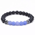 Vista macro de pulsera de piedra volcánica de 8mm y ágata azul con separadores de metal - Azul Claro Agrietado (Estilo-02)