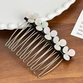 Elegante pettine nero con fiori di perla bianca e cristalli su denti in metallo argento - Bianco Iridescente