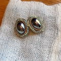 Vintage 18K gold-plated oval earrings with iridescent stone and light blue beaded edge - E2566 Mermaid Grey Pearl Green Edge