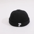 Berretto docker nero per bambini con ricamo lettera P bianca in robusto cotone - Stile Lettera P / Taglia unica / Nero