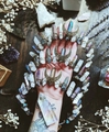 Couronne wicca faite à la main avec cristaux de lune bleus foncés et irisés - Style Lune Amas de Cristaux Aura (5)