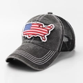 Detalle del parche de bandera de EE. UU. en gorra gris lavada con malla transpirable - Negro