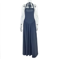 Dettaglio abito blu navy a lupetto con cucitura in vita a V e ampia gonna a pieghe - S / Nero
