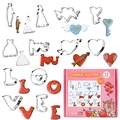 Detalle del juego de 12 cortadores de galletas de acero inoxidable con formas de corazón y amor - Juego de 12 Tema Love